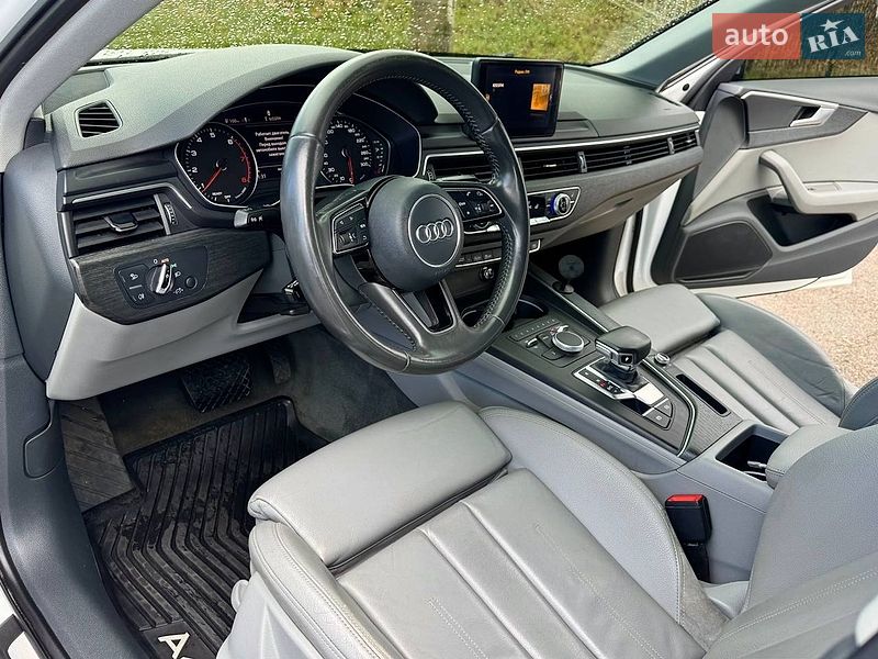 Седан Audi A4 2015 в Киеве