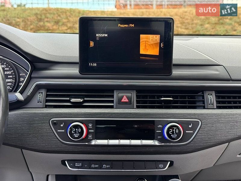 Седан Audi A4 2015 в Киеве