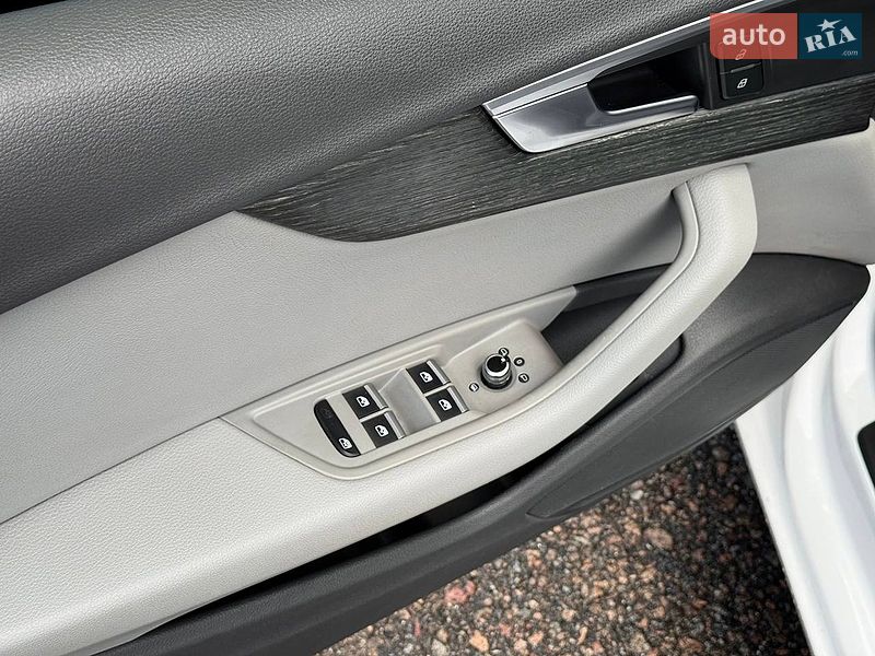 Седан Audi A4 2015 в Киеве