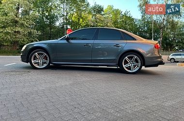 Седан Audi A4 2014 в Львове