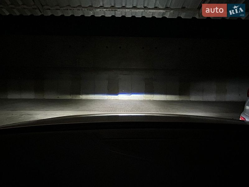 Седан Audi A4 2015 в Кам'янському