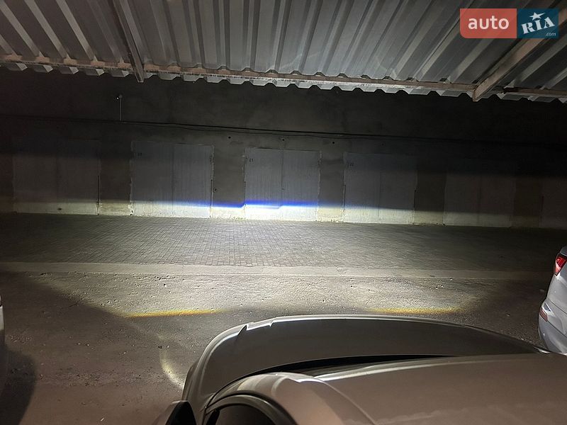 Седан Audi A4 2015 в Кам'янському