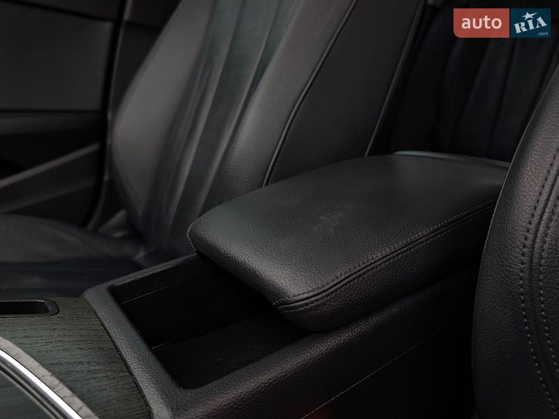 Седан Audi A4 2017 в Дрогобыче