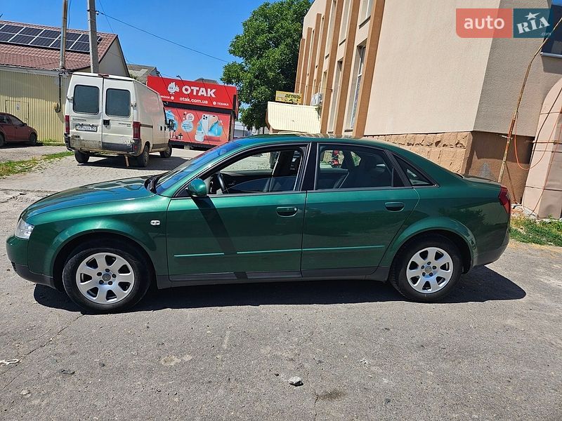 Седан Audi A4 2001 в Теплику