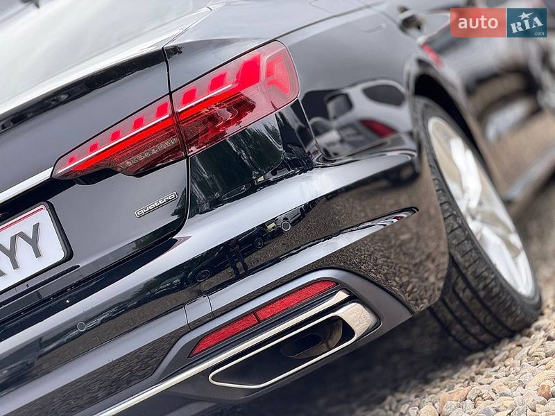 Седан Audi A4 2022 в Стрию