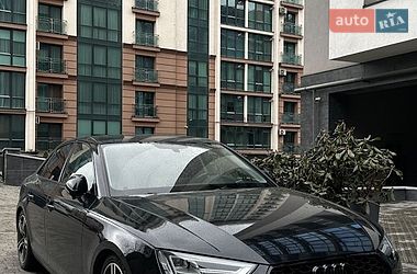 Седан Audi A4 2016 в Ивано-Франковске