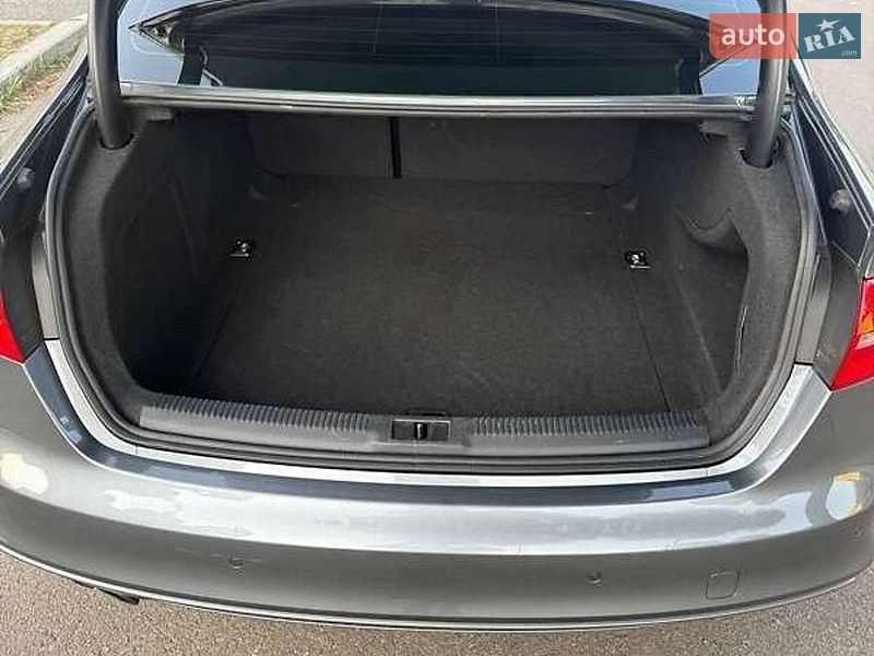 Седан Audi A4 2015 в Виннице