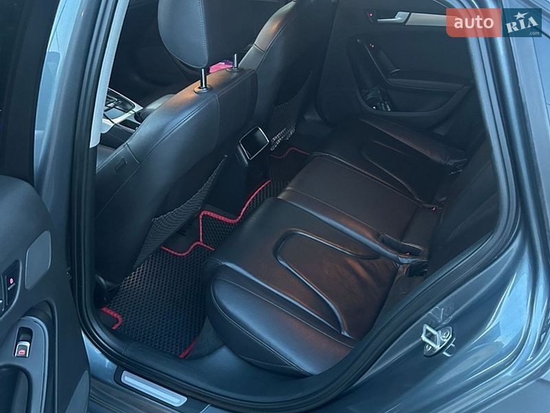 Седан Audi A4 2014 в Львові