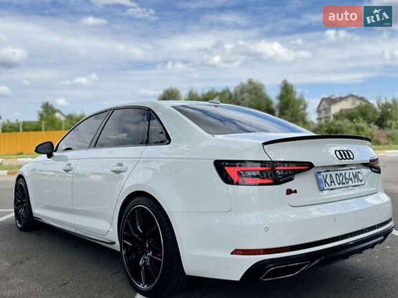 Седан Audi A4 2018 в Вінниці