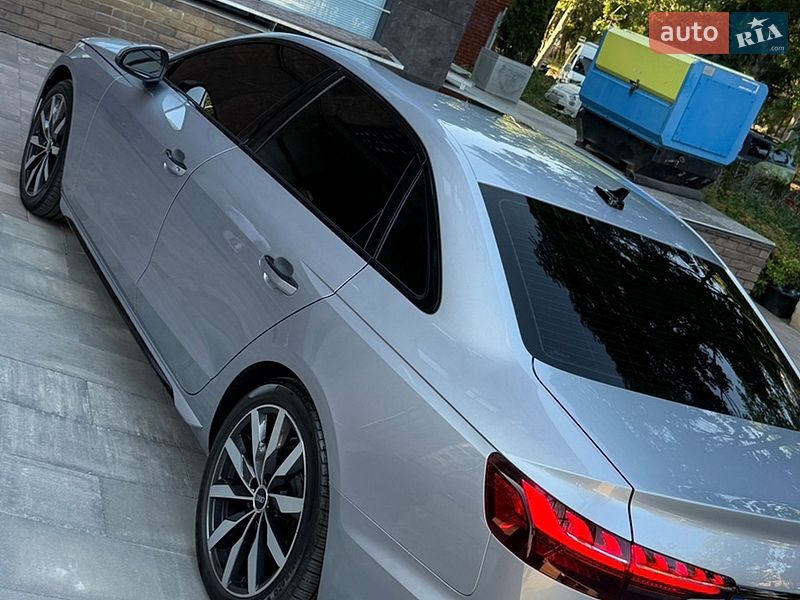Седан Audi A4 2021 в Одесі