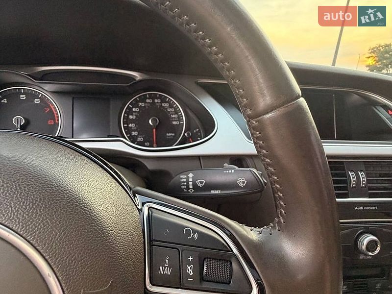 Седан Audi A4 2015 в Івано-Франківську