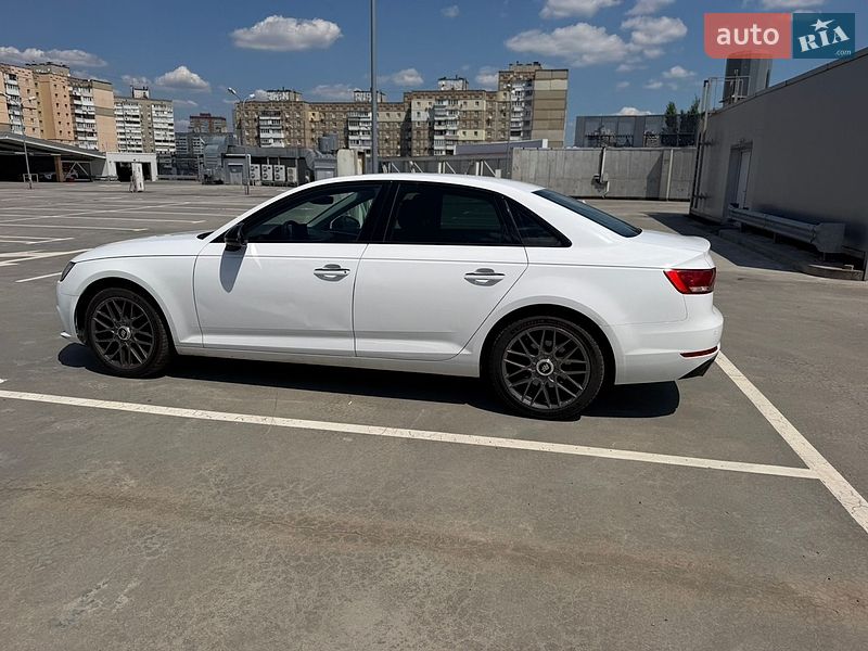 Седан Audi A4 2016 в Киеве
