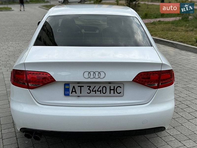 Седан Audi A4 2010 в Ивано-Франковске