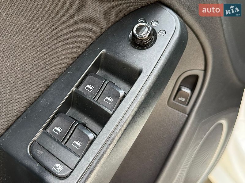 Седан Audi A4 2010 в Ивано-Франковске