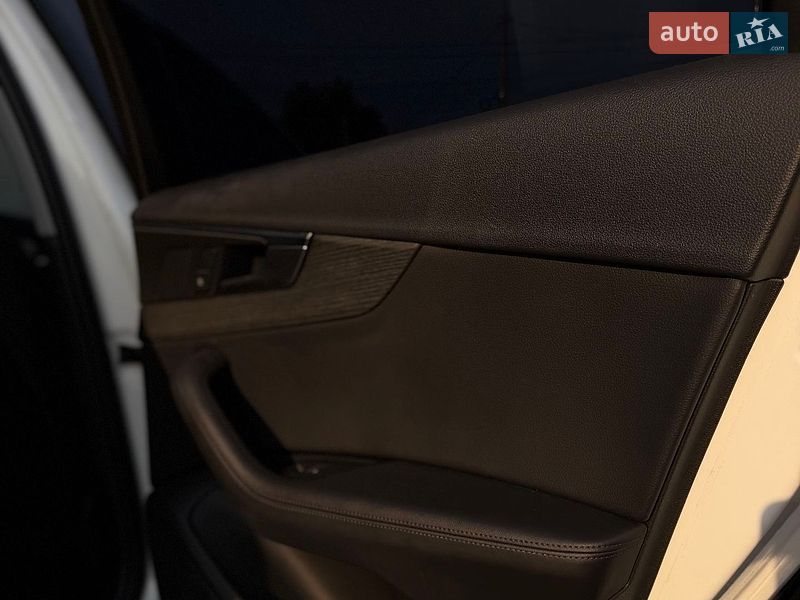 Седан Audi A4 2019 в Куликовке