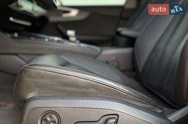 Седан Audi A4 2019 в Куликовке