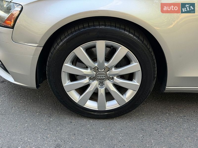 Седан Audi A4 2013 в Дніпрі