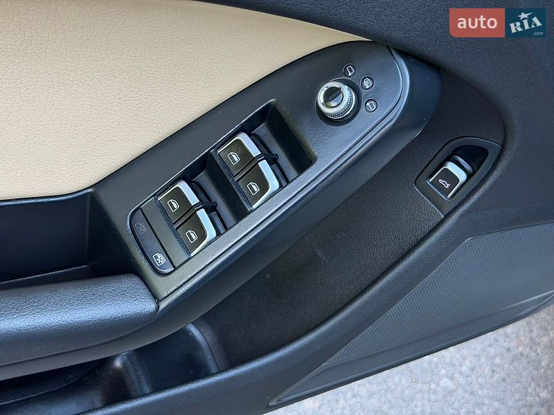Седан Audi A4 2013 в Дніпрі