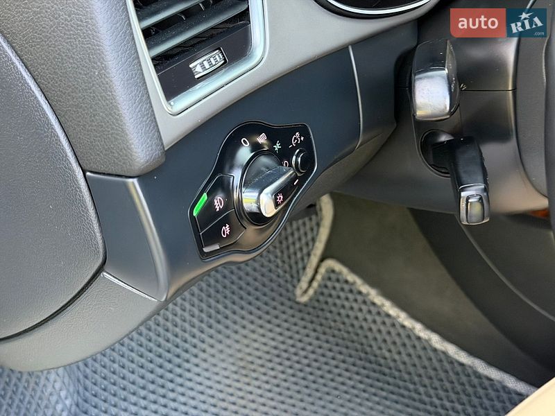 Седан Audi A4 2013 в Дніпрі