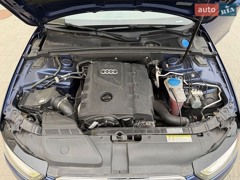 Седан Audi A4 2014 в Львове