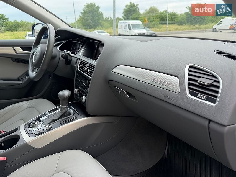 Седан Audi A4 2014 в Львове