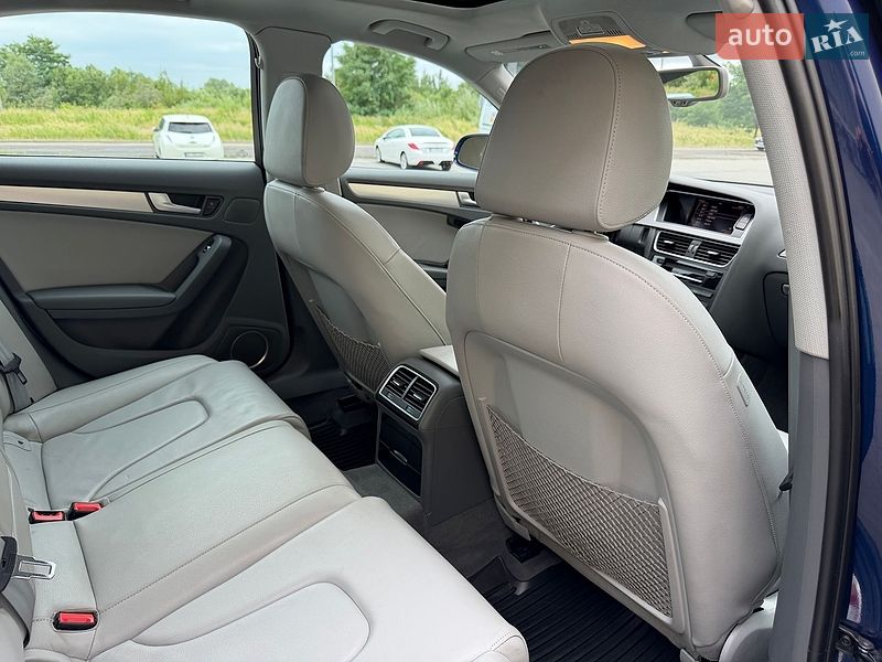 Седан Audi A4 2014 в Львове