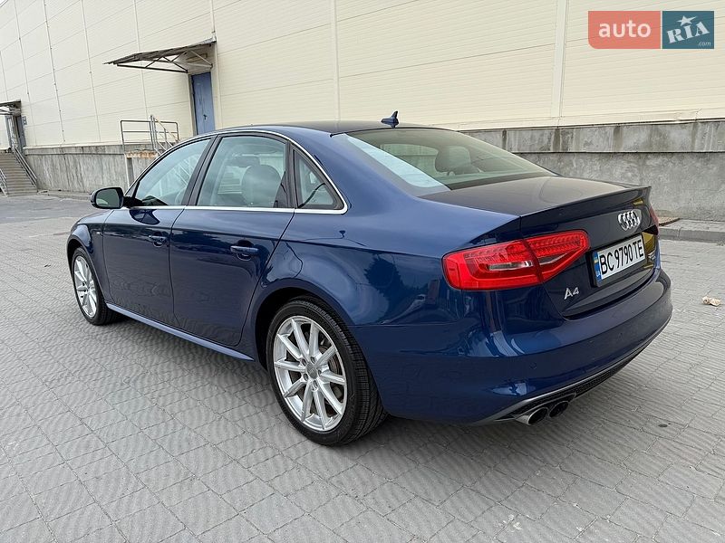 Седан Audi A4 2014 в Львове