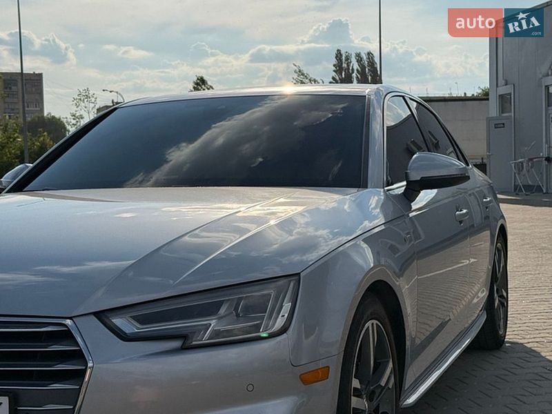 Седан Audi A4 2018 в Хмельницком