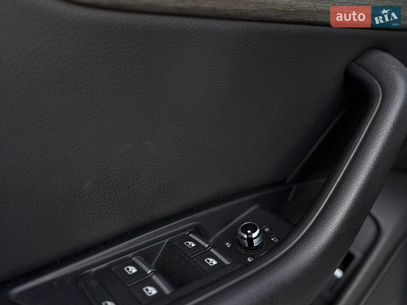 Седан Audi A4 2018 в Хмельницком
