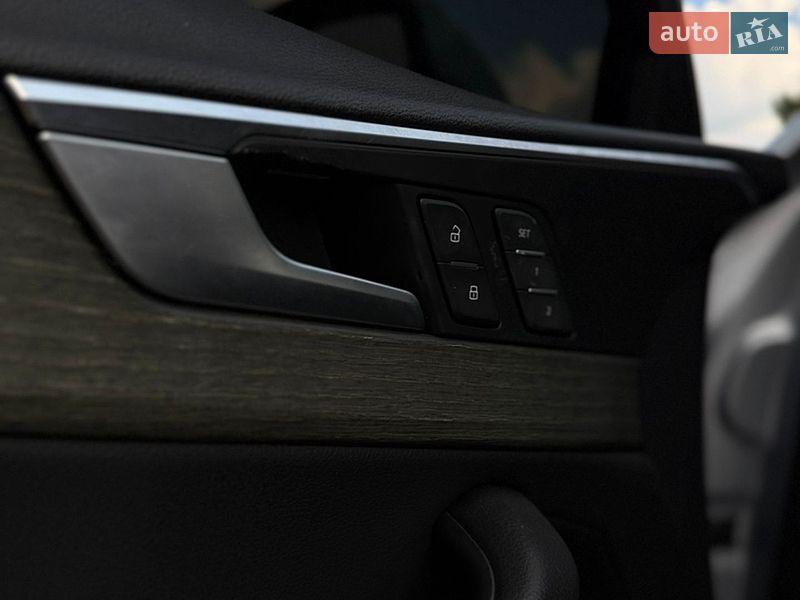 Седан Audi A4 2018 в Хмельницком