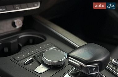 Седан Audi A4 2018 в Хмельницком