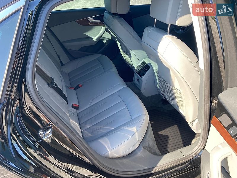 Седан Audi A4 2020 в Киеве