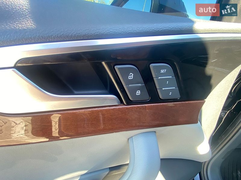 Седан Audi A4 2020 в Киеве