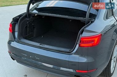 Седан Audi A4 2017 в Луцьку