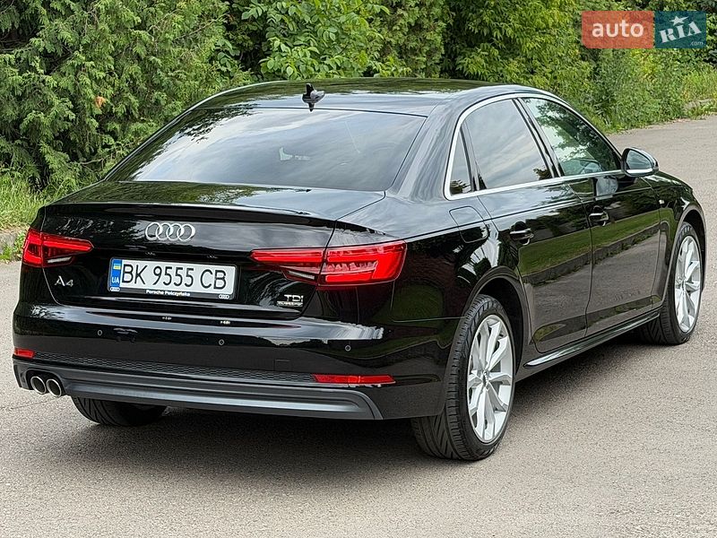 Седан Audi A4 2016 в Рівному