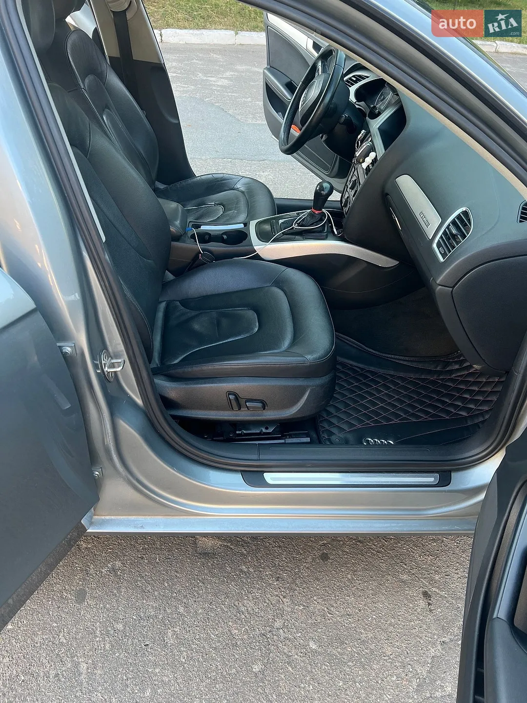 2010 Audi A4 - мініатюра 22
