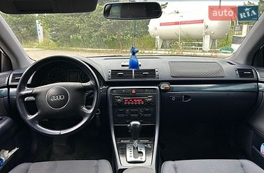 Седан Audi A4 2004 в Долине