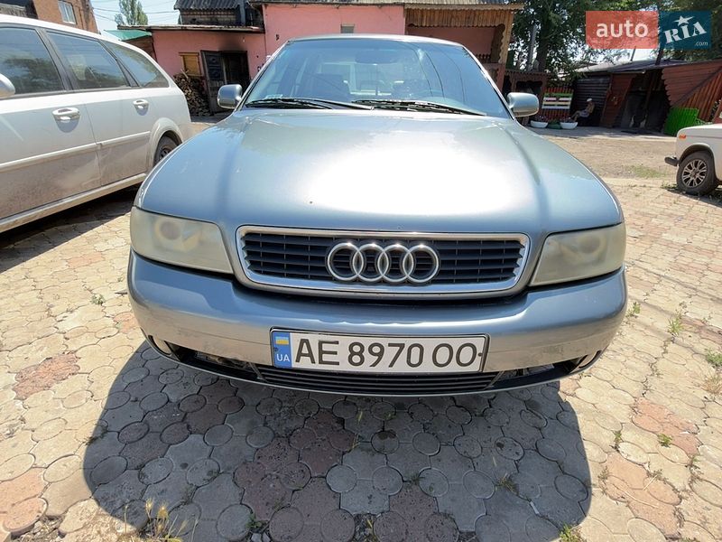Седан Audi A4 2000 в Кривом Роге