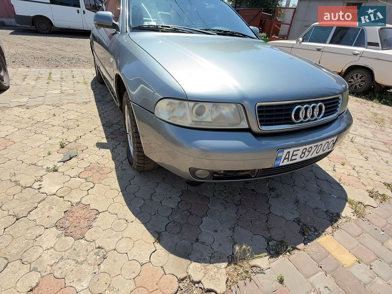 Седан Audi A4 2000 в Кривом Роге