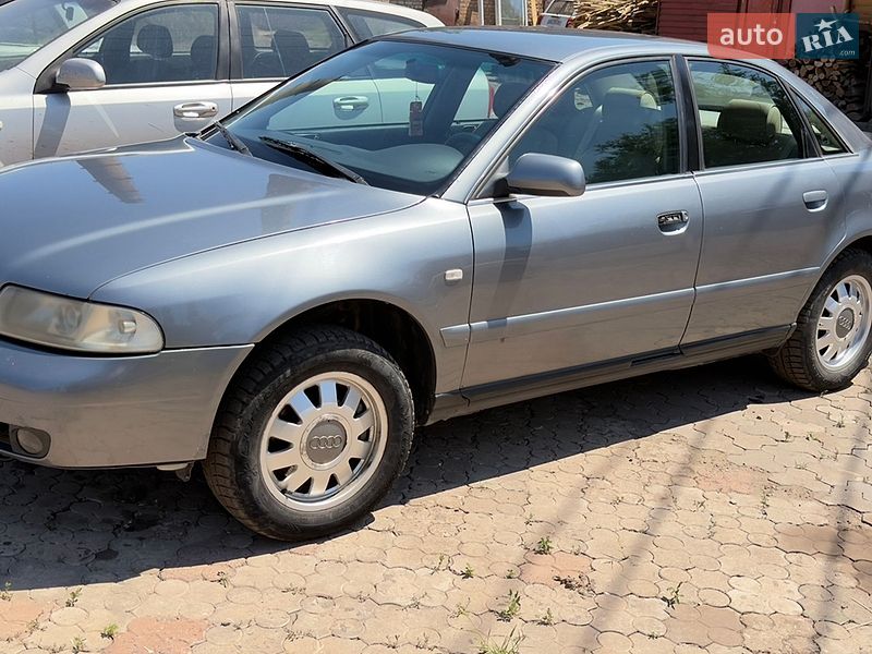 Седан Audi A4 2000 в Кривом Роге