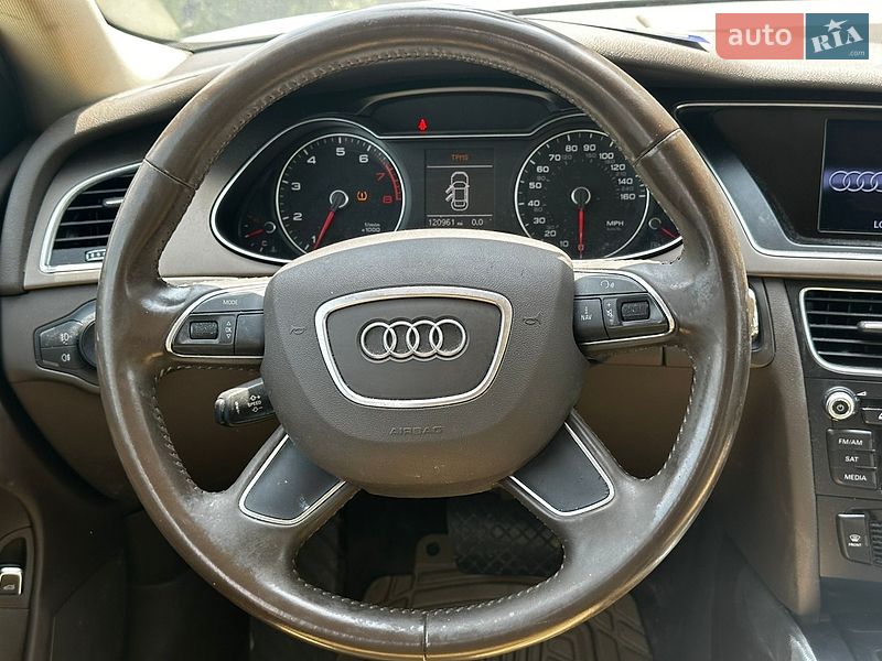 Седан Audi A4 2013 в Львові