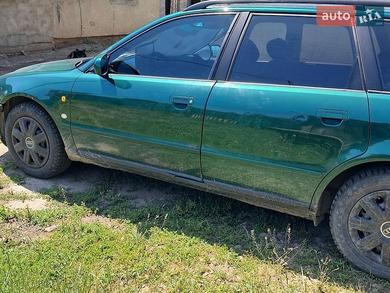 Універсал Audi A4 1997 в Калуші