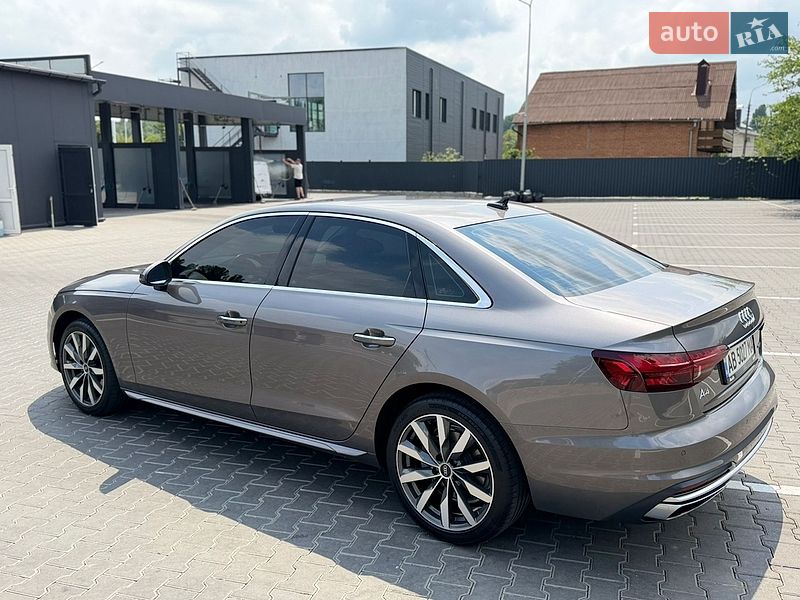 Седан Audi A4 2020 в Виннице
