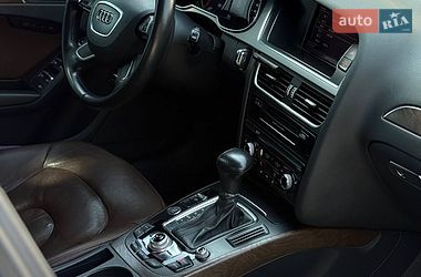 Седан Audi A4 2012 в Чернівцях