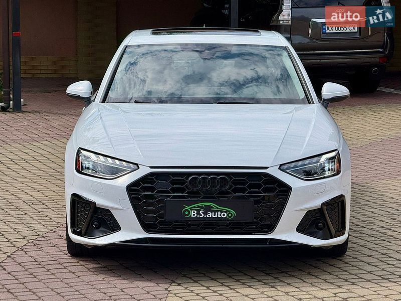 Седан Audi A4 2024 в Мукачево