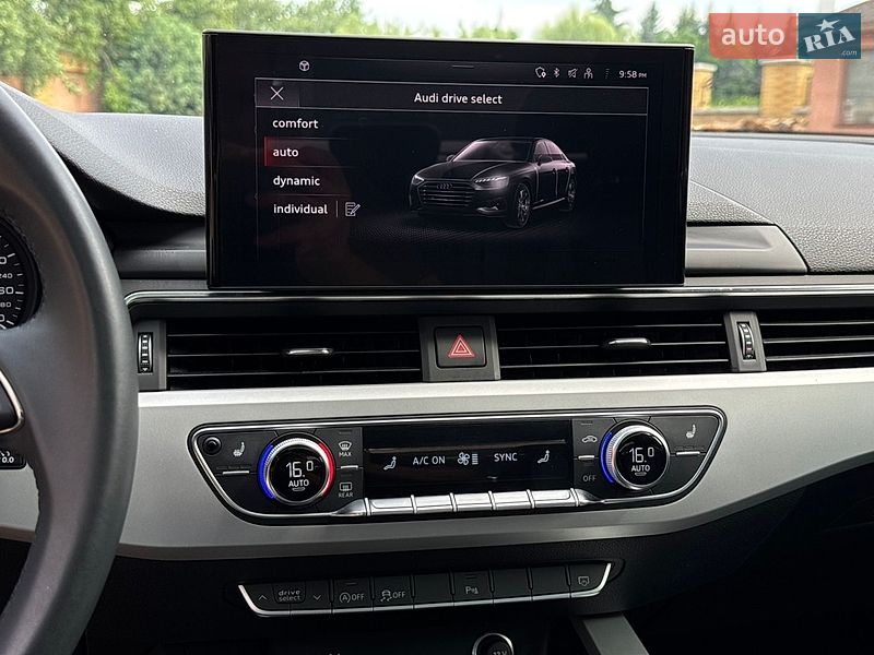 Седан Audi A4 2024 в Мукачево