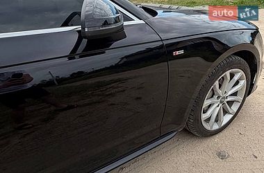 Седан Audi A4 2019 в Львові