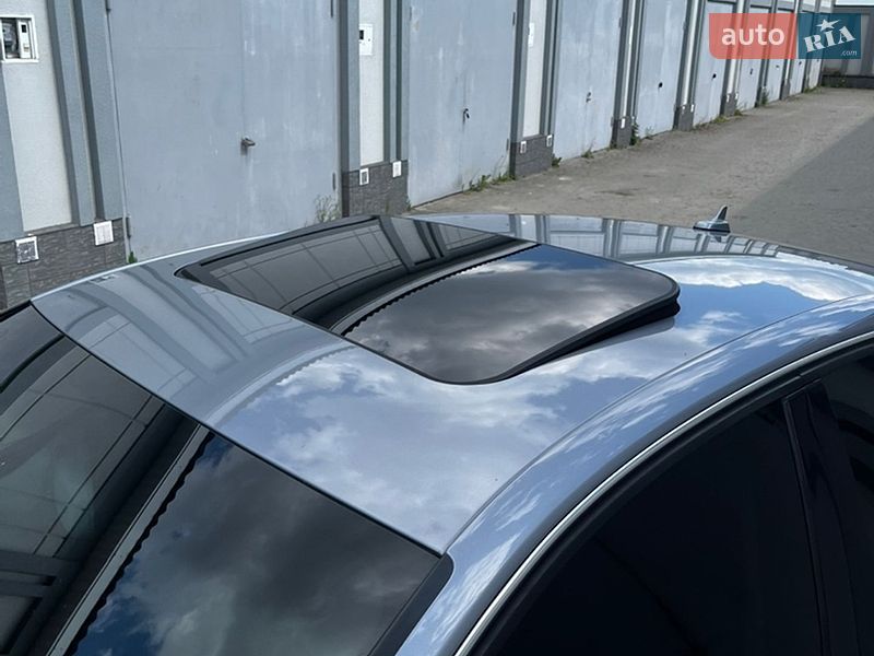 Седан Audi A4 2015 в Самборі