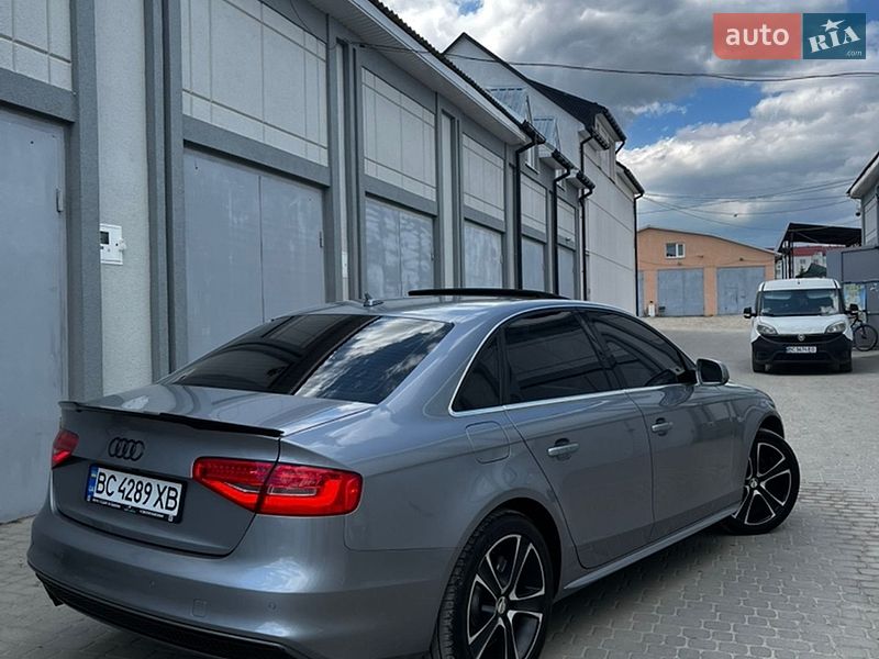 Седан Audi A4 2015 в Самборі