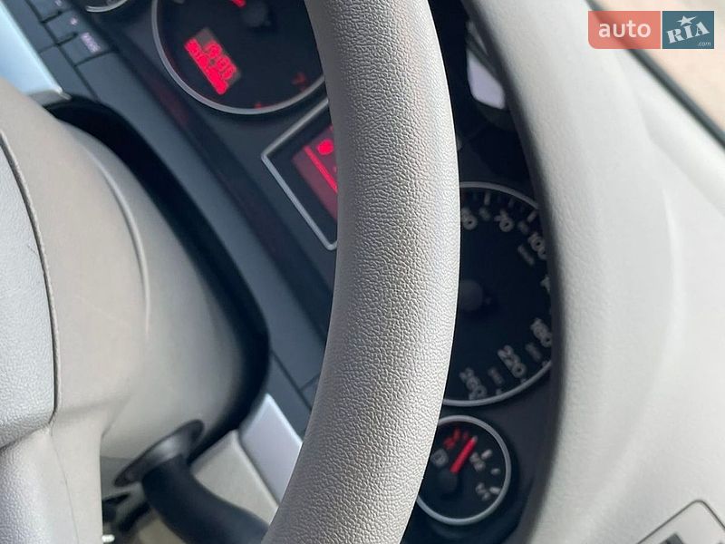 Универсал Audi A4 2008 в Хороле